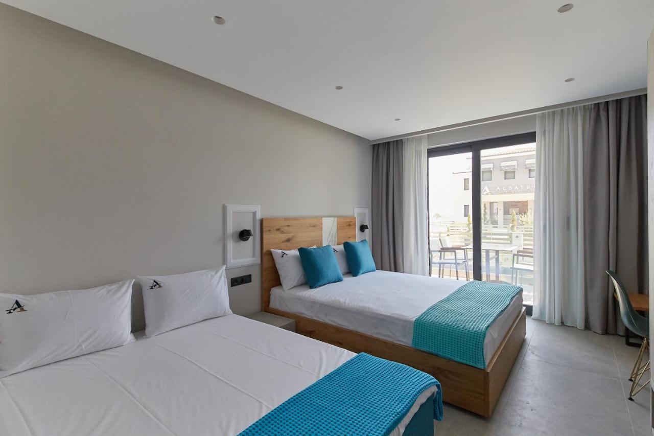 Albatros Luxury Suites Vrasná 외부 사진